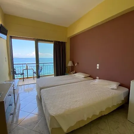 Отель Riviera Hotel *