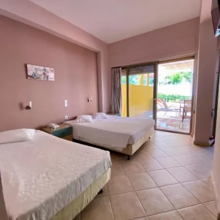 Riviera Hotel *