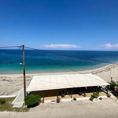 Отель Riviera Hotel *