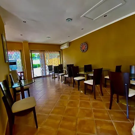 Riviera Hotel Порос