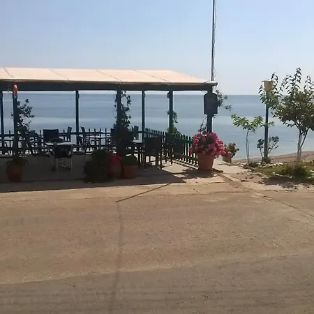 Riviera Hotel Отель *