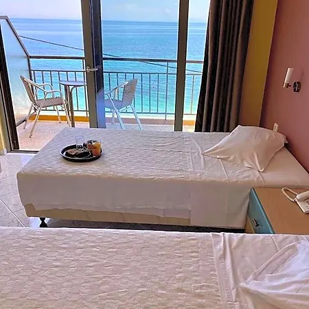 Riviera * Poros (Kefalonia)