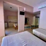 Riviera Hotel *